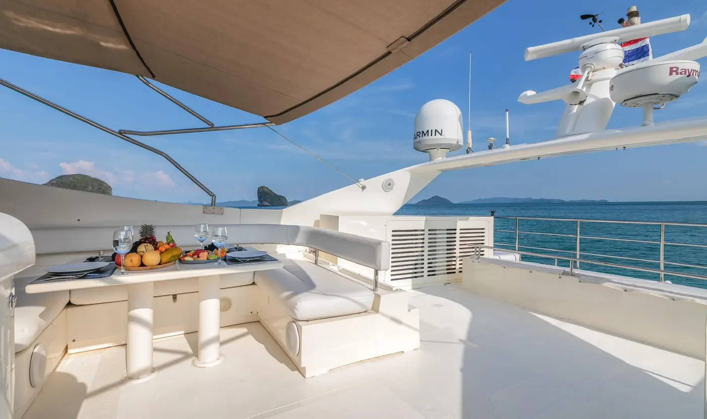 Ferretti 80ft