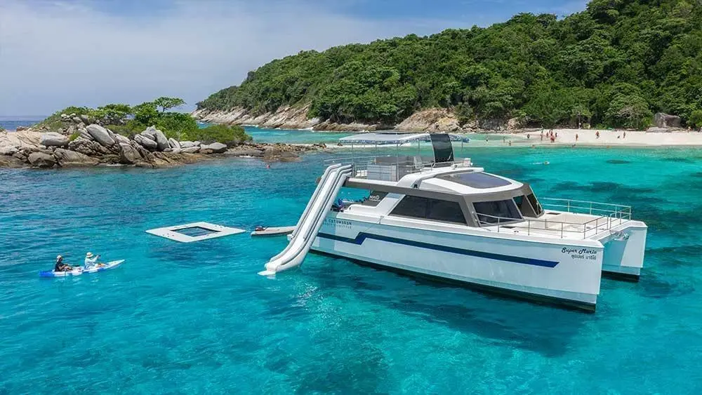 Catamaran Indigo 53ft